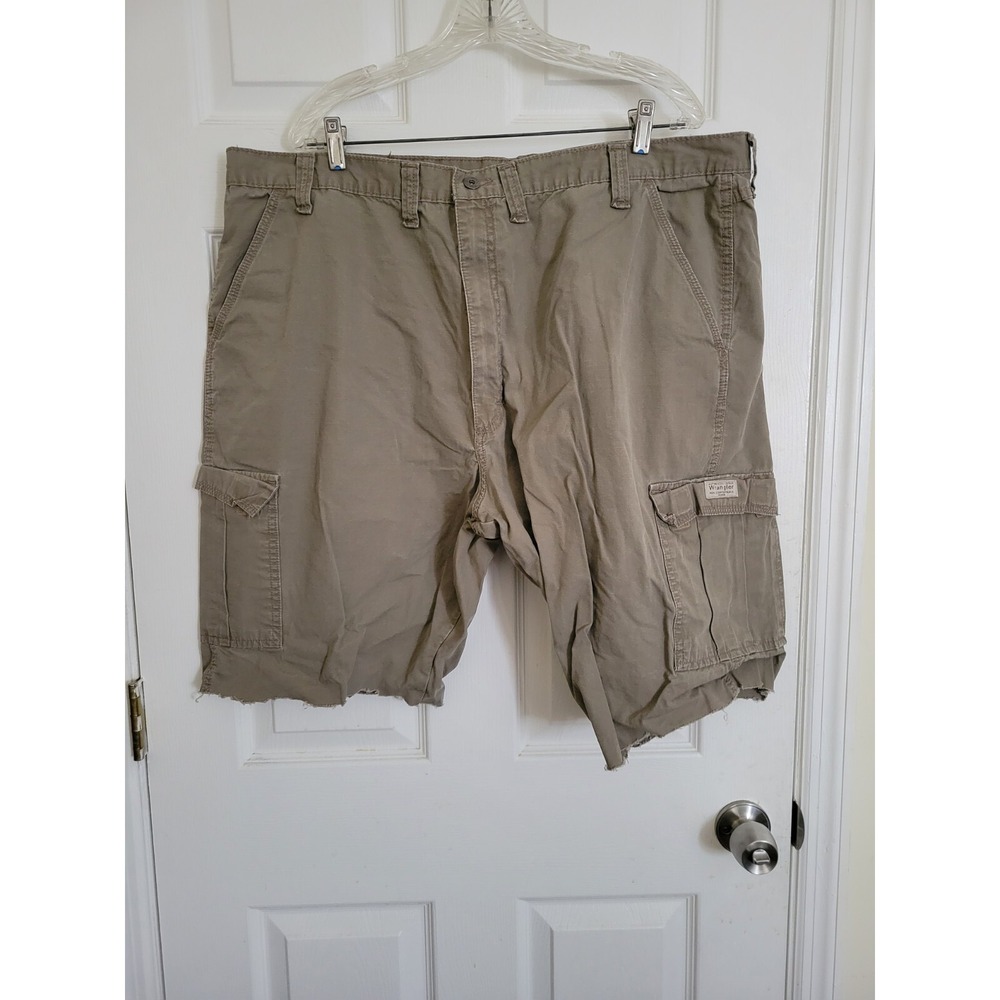 Vintage‎ Wrangler Beige Loose Fit Cutoff Cargo Shorts Mens Size 44